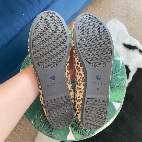 SOLD Rothys leopard cheetah round toe flats - Picture 5 of 7